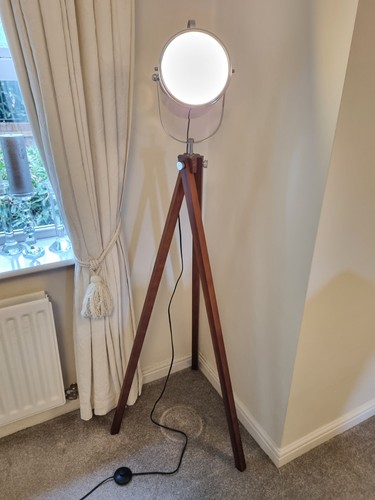Tripode floor lamp - lamp,