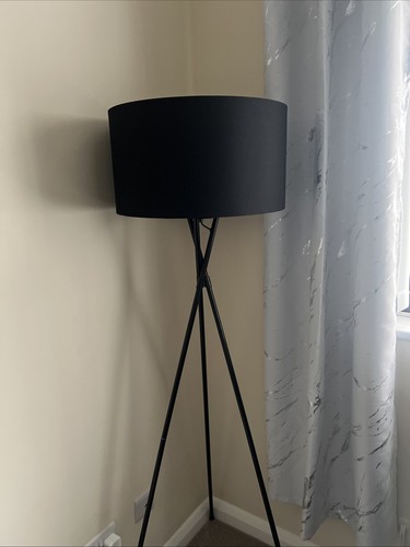 Black industrial modern tripod - black,