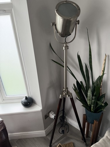 Height adjustable studio - adjustable,