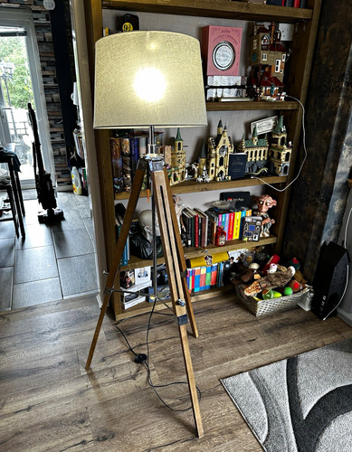 Tripod floor lamp wood - lamp, effect